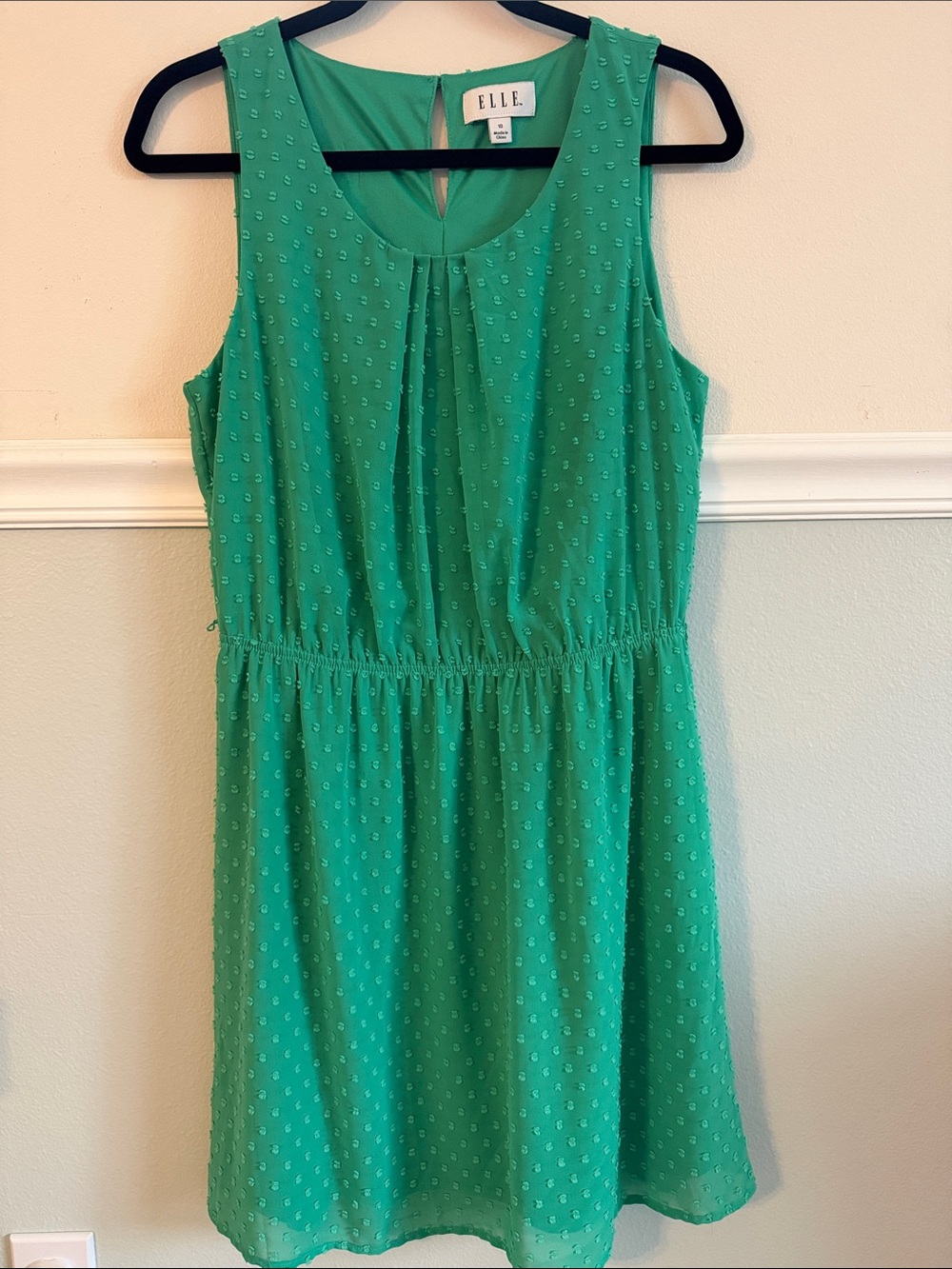 Elle Emerald Green Sleeveless Dot-Textured Casual Dress